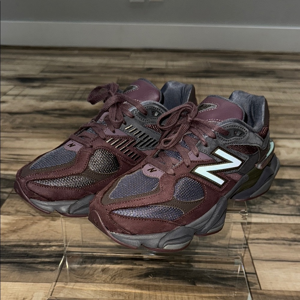 New Balance 9060 Men’s Sneakers Mint Condition